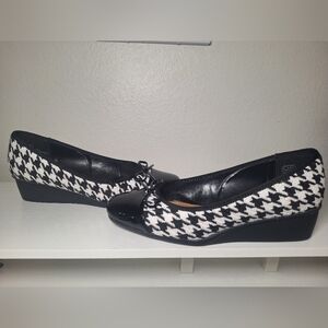 Comfortview Wedge Patterned Flats with Black Accents